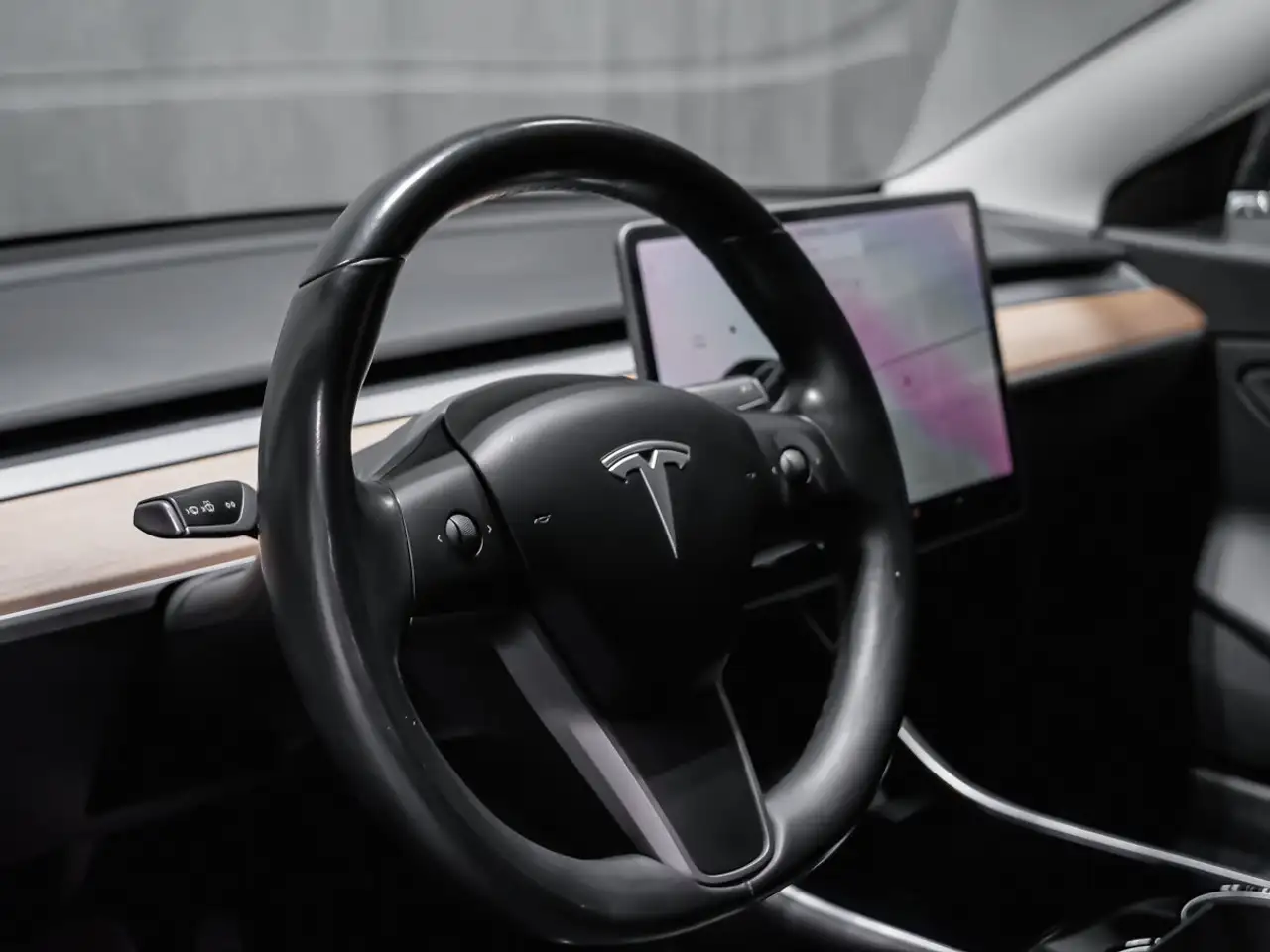 Tesla Model 3 снимка Tesla Model 3