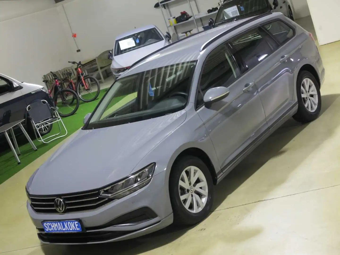 Volkswagen Passat Variant 2.0 TDI SCR DSG7 Navi ACC DAB Grau - 2