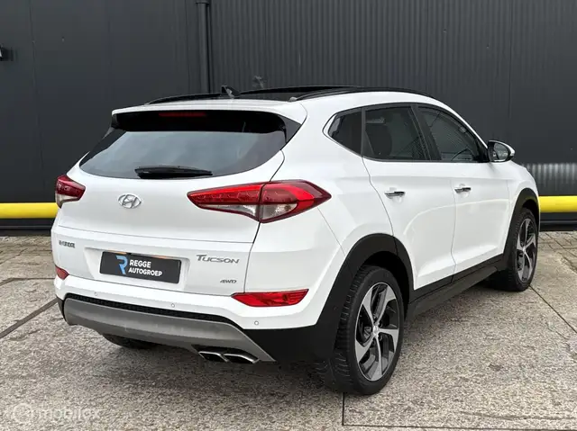 Hyundai Tucson view 3