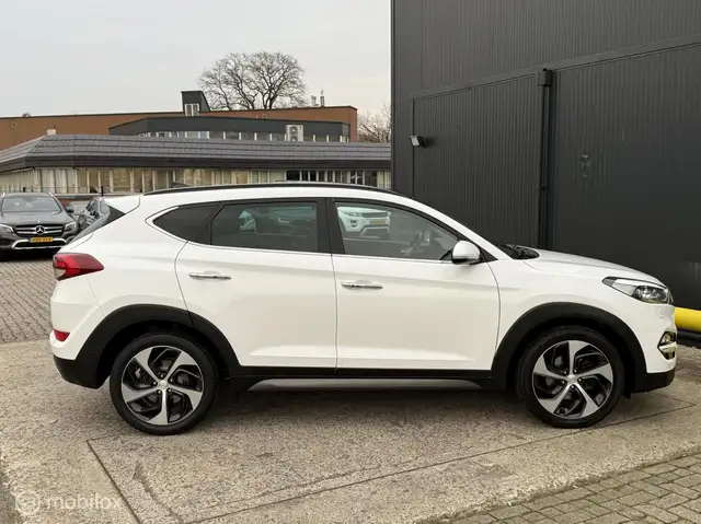 Hyundai Tucson view 9