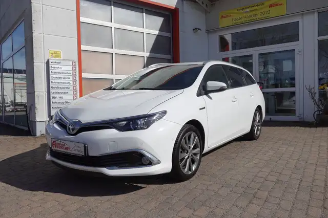 Toyota Auris Executive 1,8l 3 JGarantie