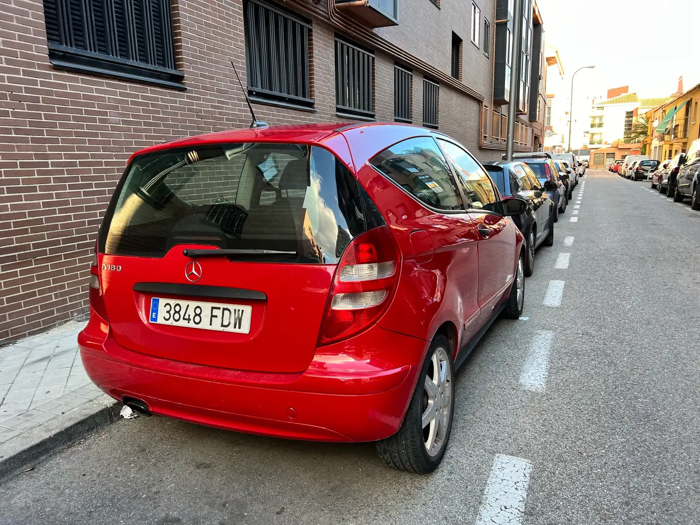 Mercedes-Benz A 180 180CDI Red & Black Rojo - 2