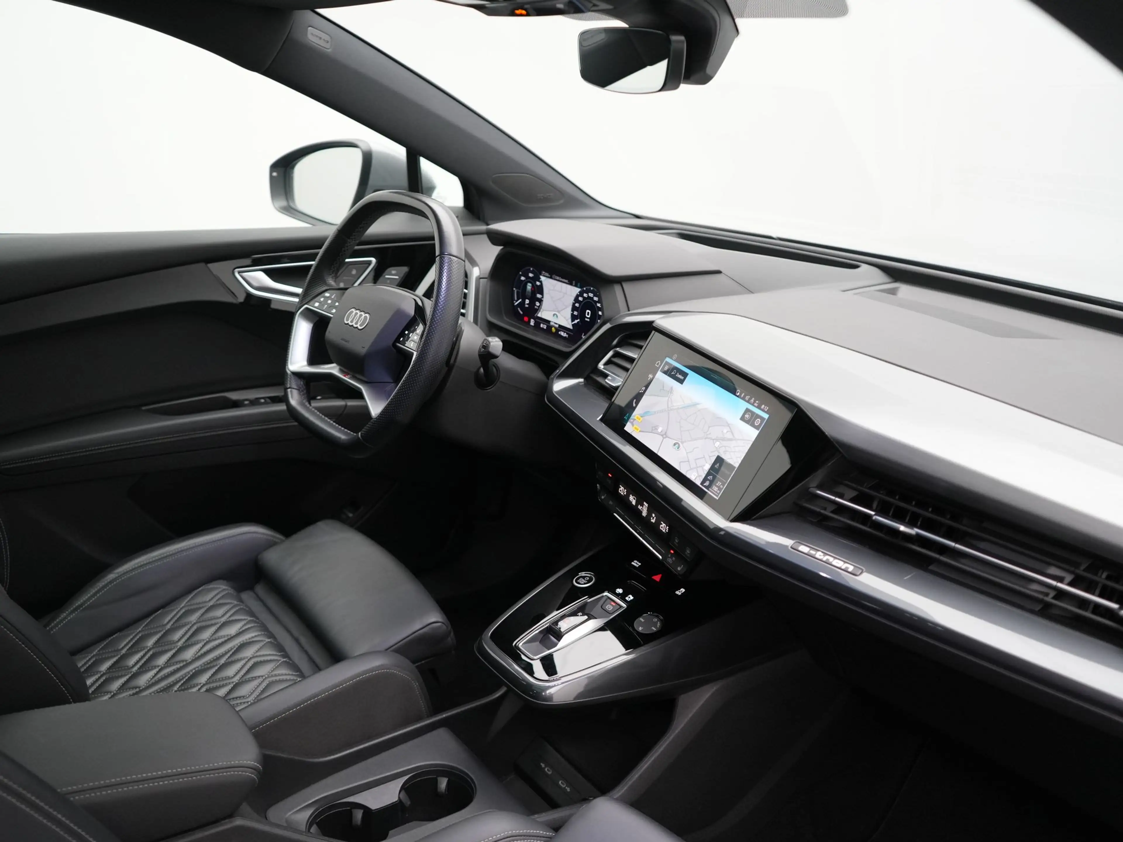 Audi Q4 e-tron 35 2x S Line 55 kWh 170pk Dealer O.H. | Panodak | — photo 4