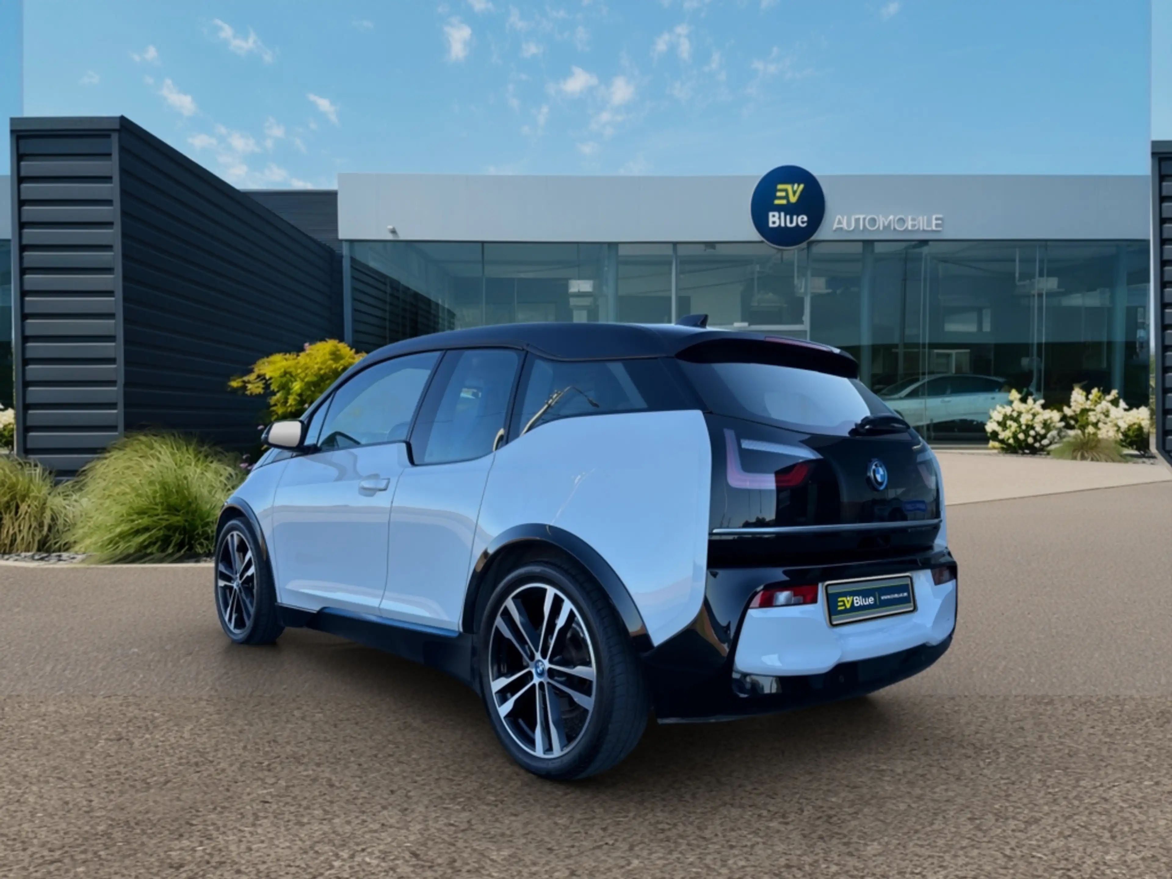 BMW i3 i3s - 42.2 kWh - 184 ch (135 kW) RADAR - LED - CRUISE — photo 4