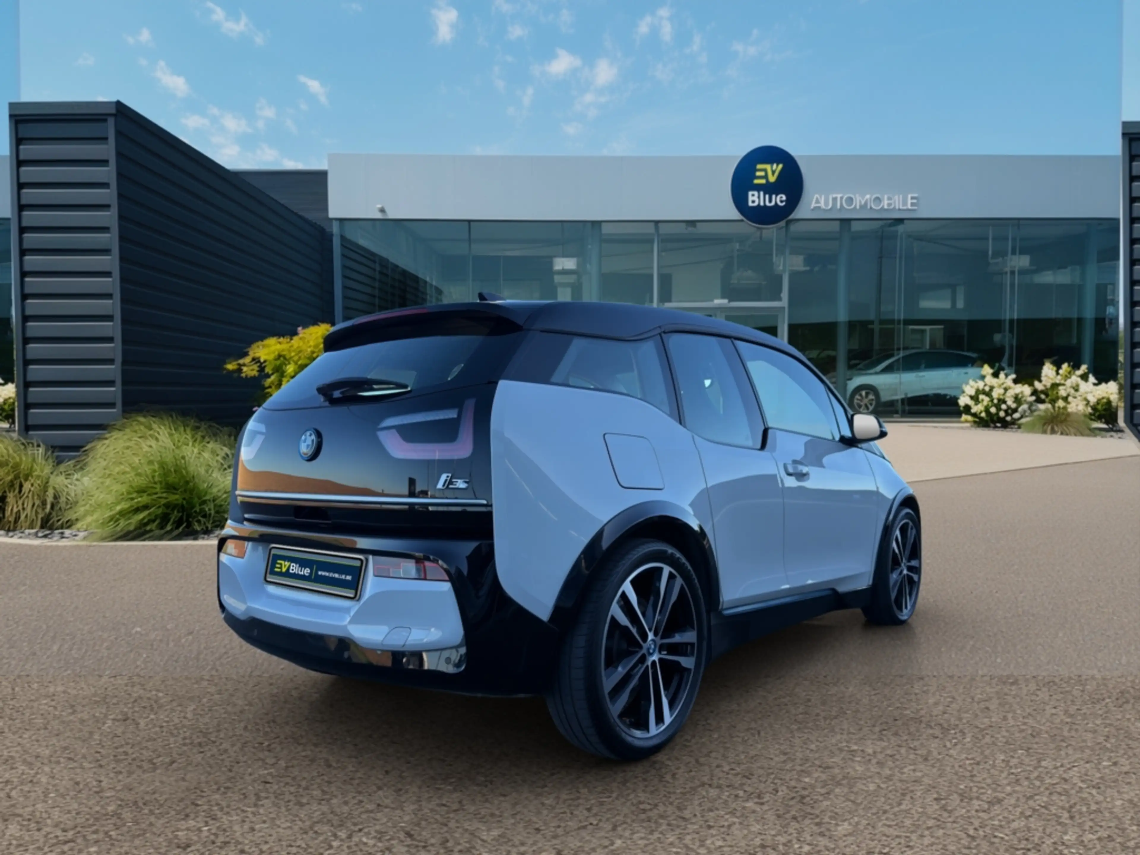 BMW i3 i3s - 42.2 kWh - 184 ch (135 kW) RADAR - LED - CRUISE — photo 6