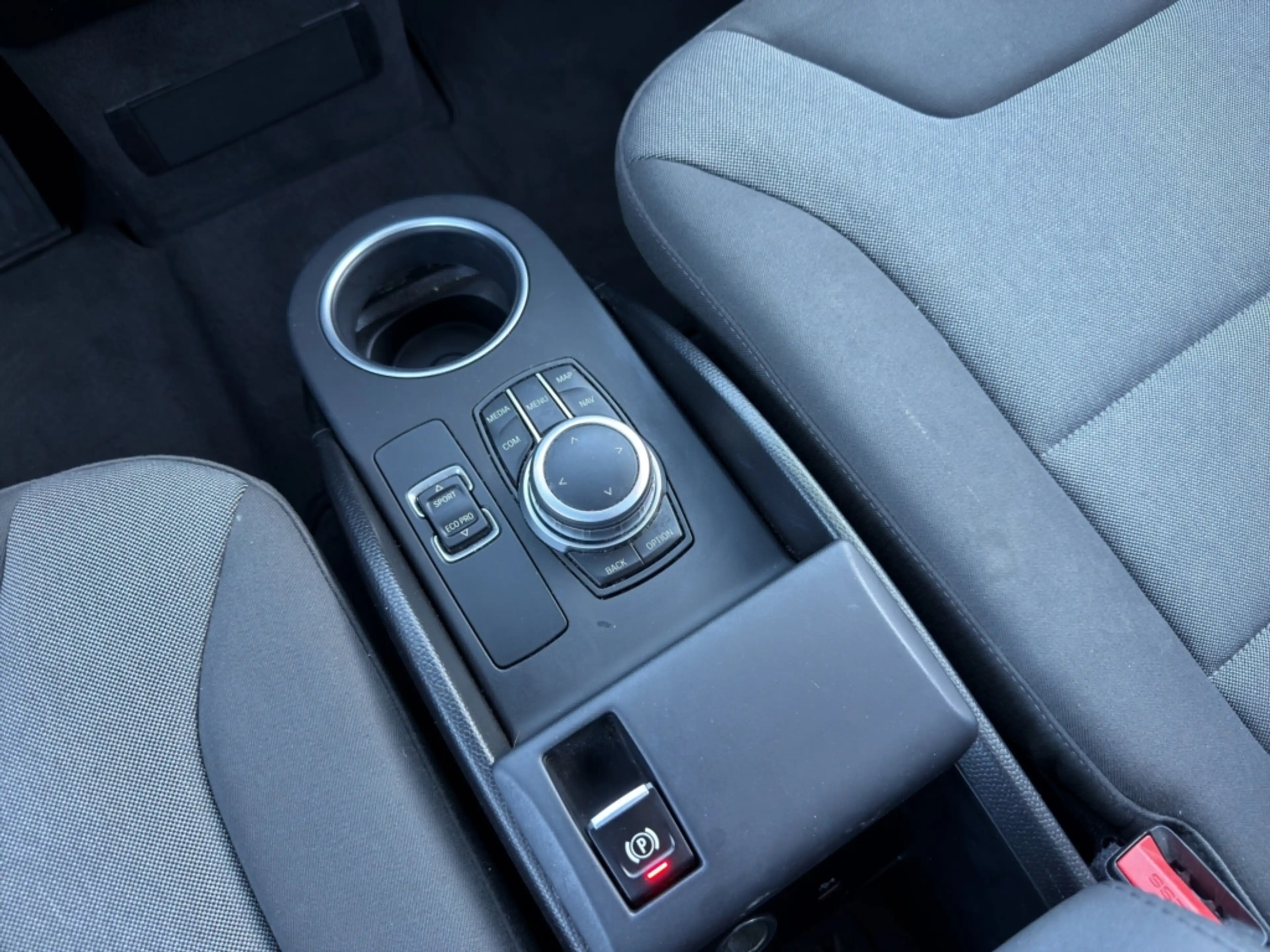 BMW i3 i3s - 42.2 kWh - 184 ch (135 kW) RADAR - LED - CRUISE — photo 14