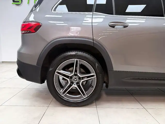 Mercedes-Benz GLB Class view 9