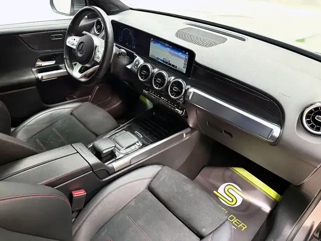 Mercedes-Benz GLB Class view 11