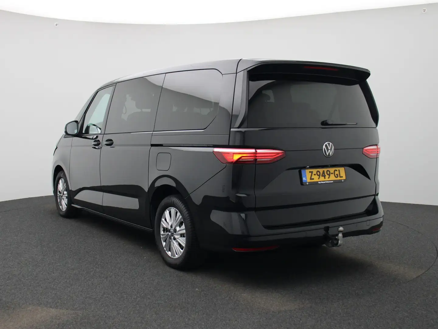 Volkswagen T7 Multivan 1.4 eHybrid L2 Life Edition 150 PK | Airco | 7 Zit Schwarz - 2