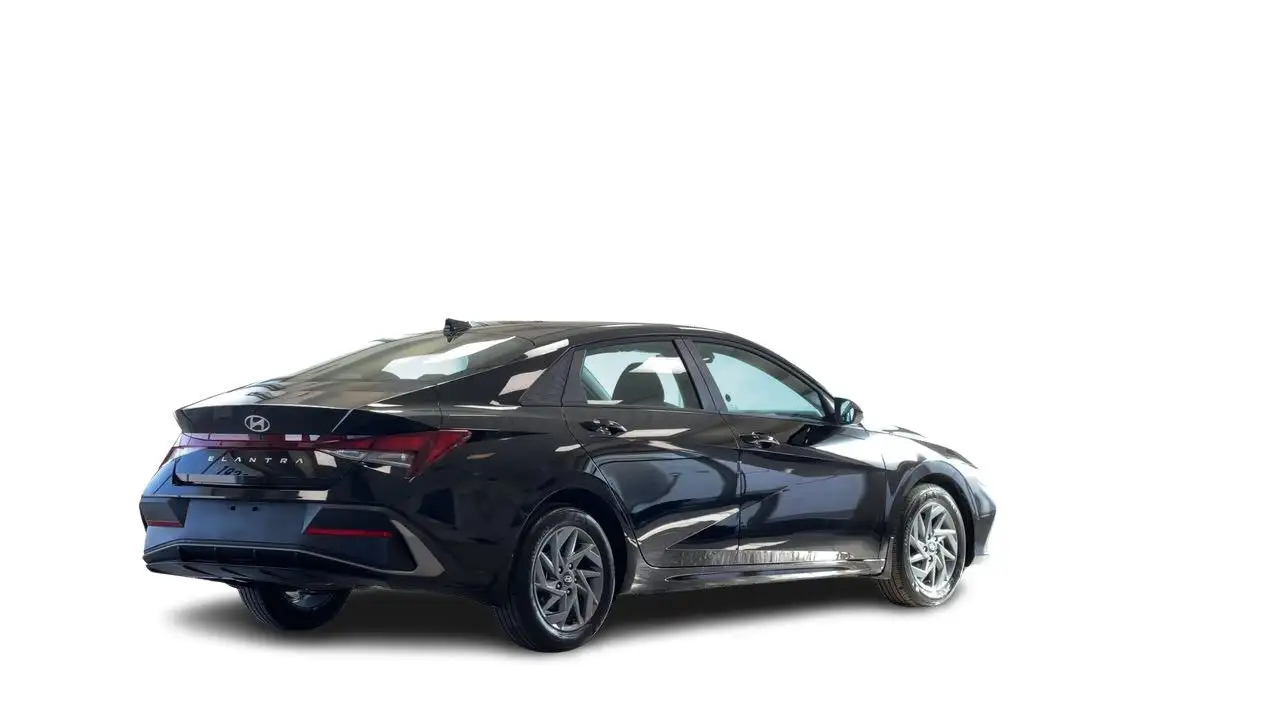 Hyundai ELANTRA photo Hyundai ELANTRA