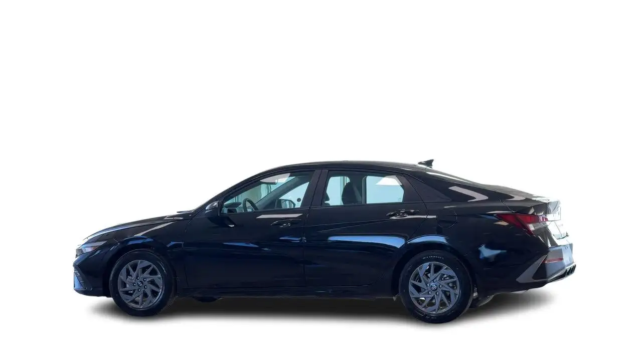 Hyundai ELANTRA photo Hyundai ELANTRA