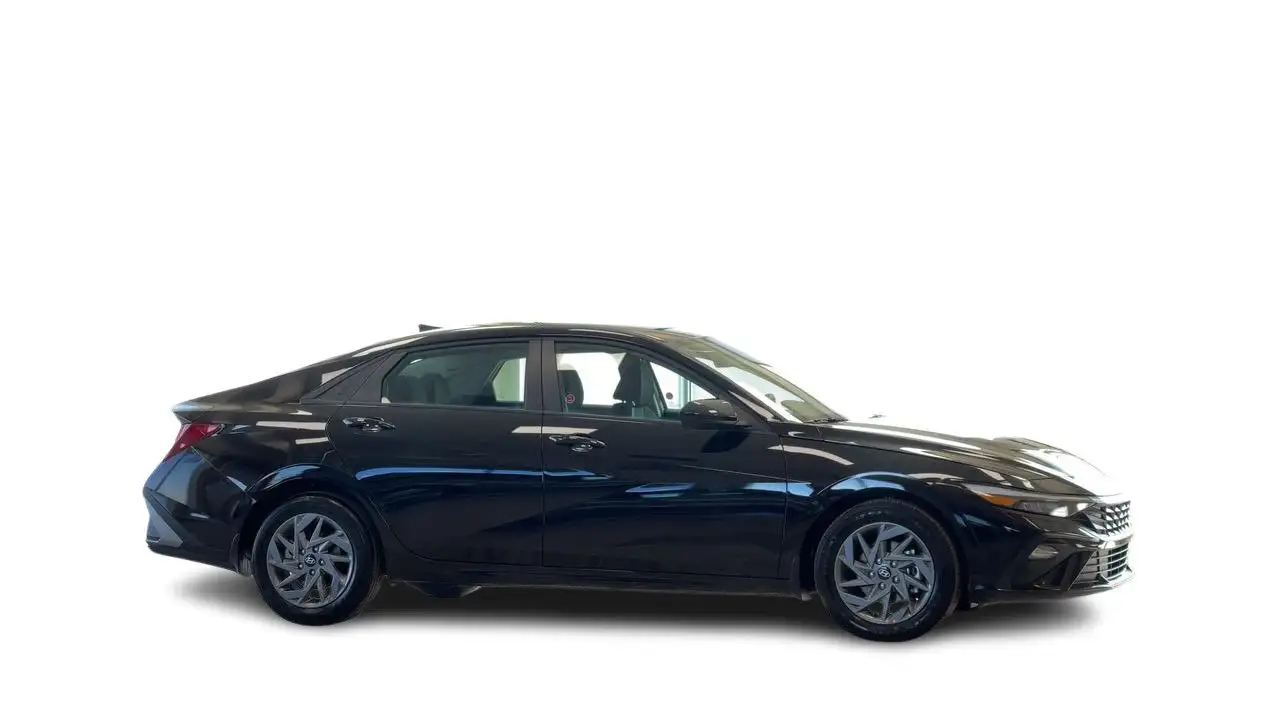 Hyundai ELANTRA photo Hyundai ELANTRA