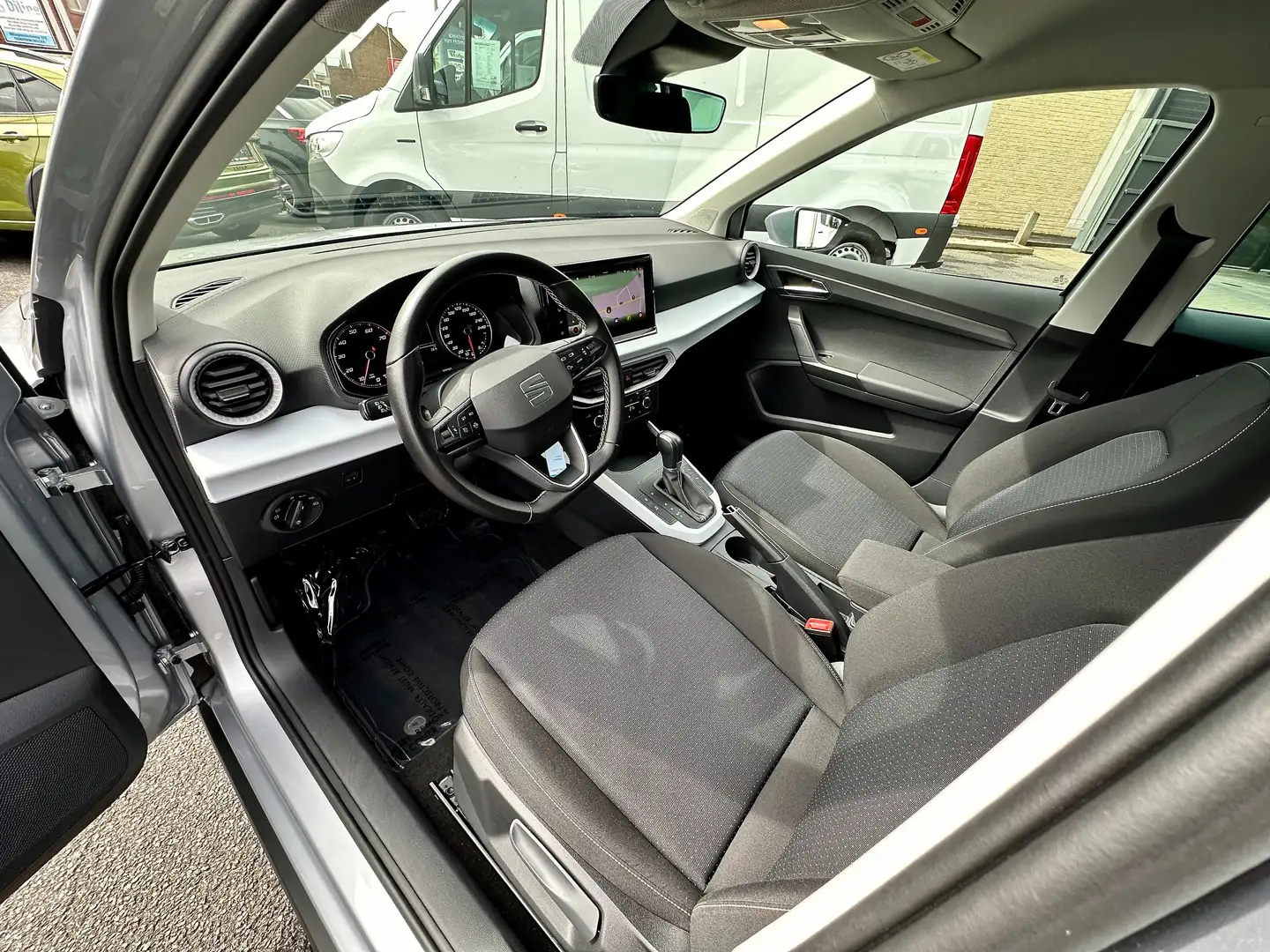 SEAT Arona 1.0 TSI Move! Navi DSG*CAM*GPS*APP*Seat Connect* Zilver - 2