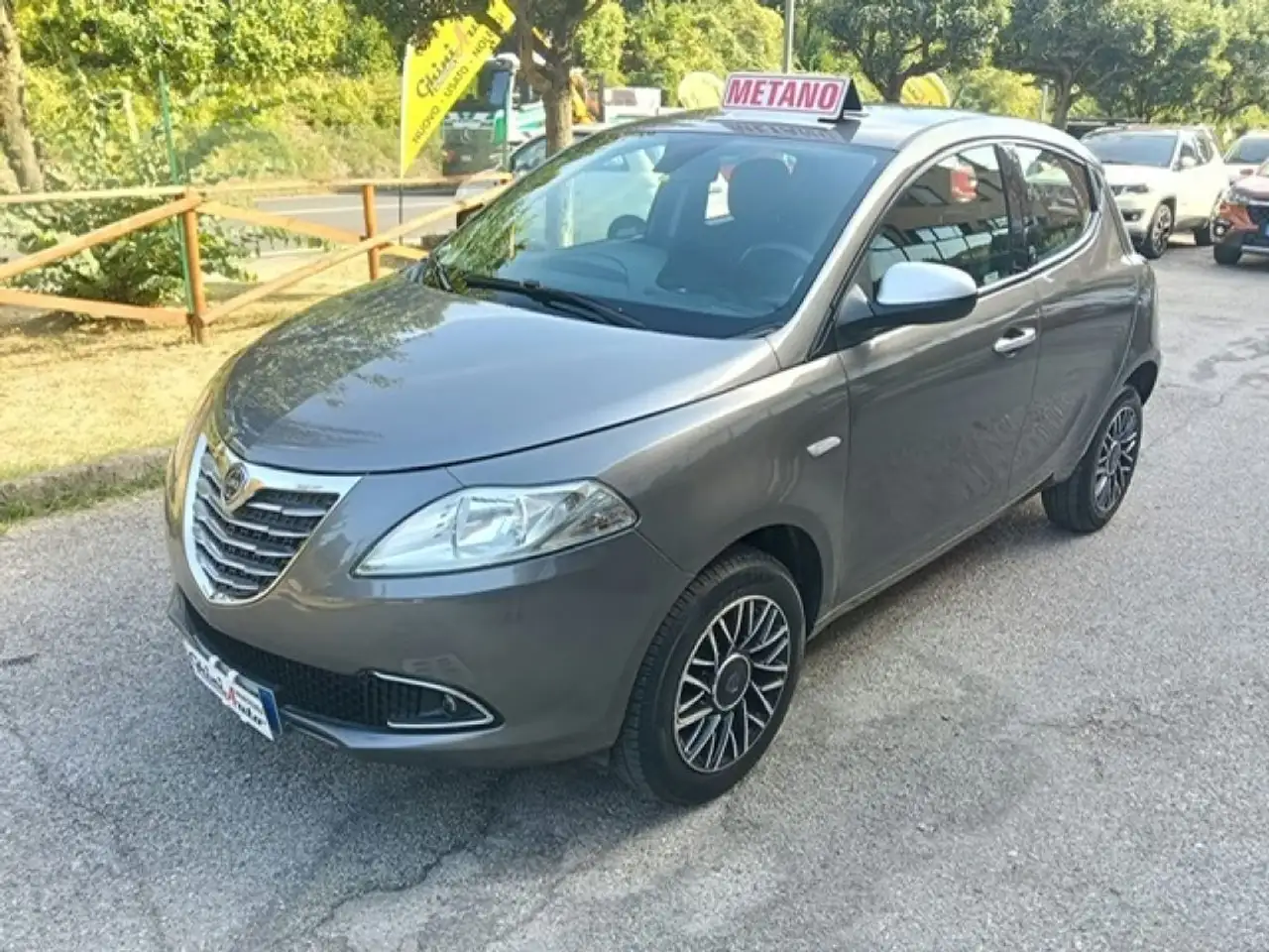 Lancia Ypsilon 0.9 TwinAir 85 CV 5 porte Metano Ecochic Gold