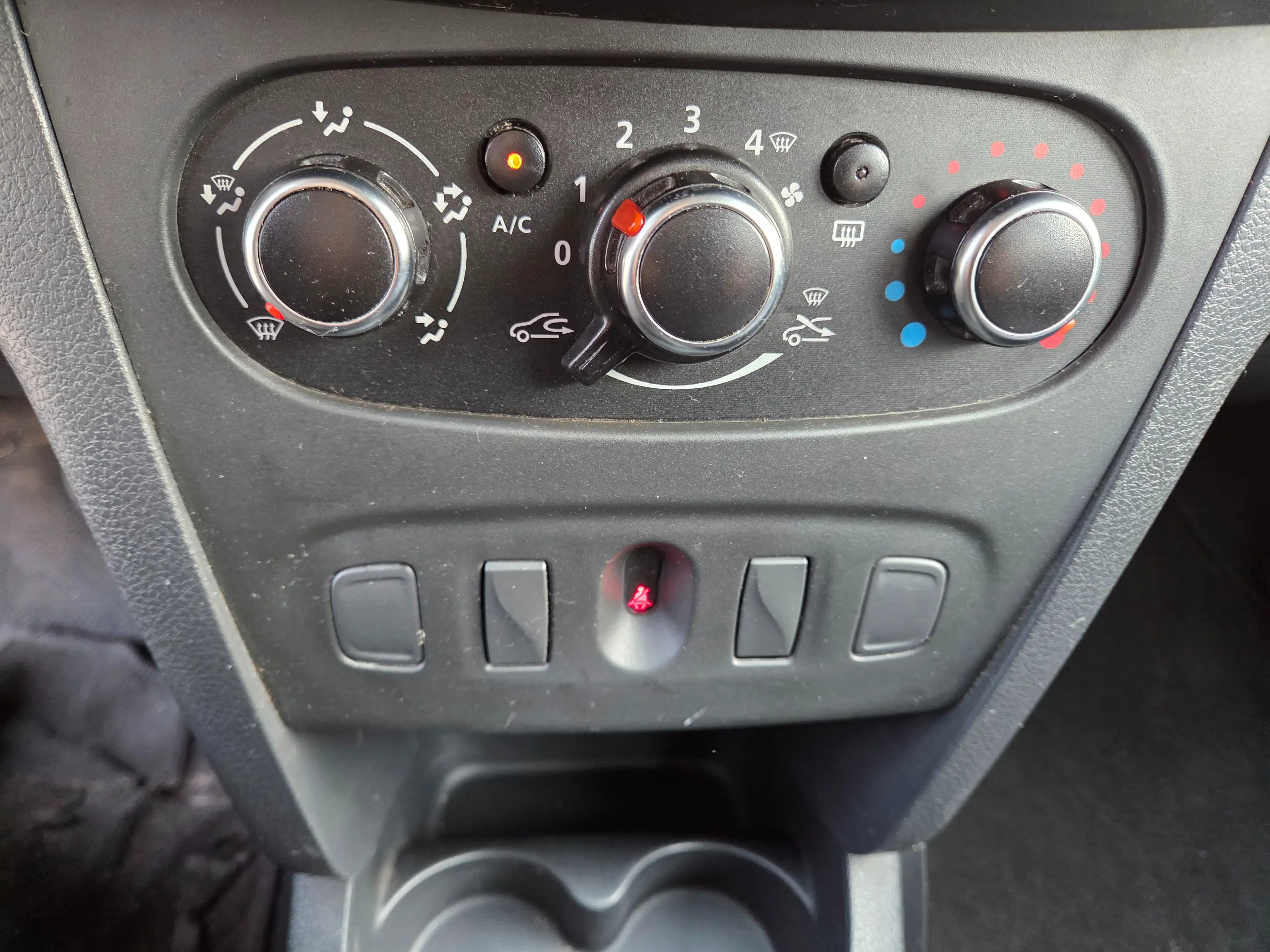Dacia Logan Logan MCV 0.9 TCe Ambiance (EU6.2) — photo 13