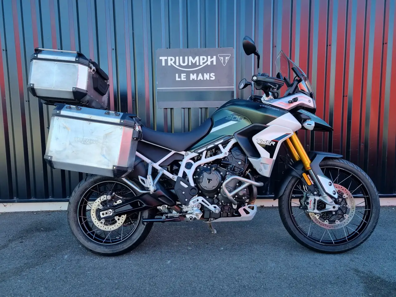 Triumph Tiger 900