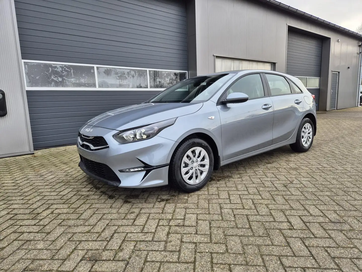 Kia Ceed / cee'd Vision 1.5 T-GDi 140PS Automatik Klimaautomatik Al Plateado - 2