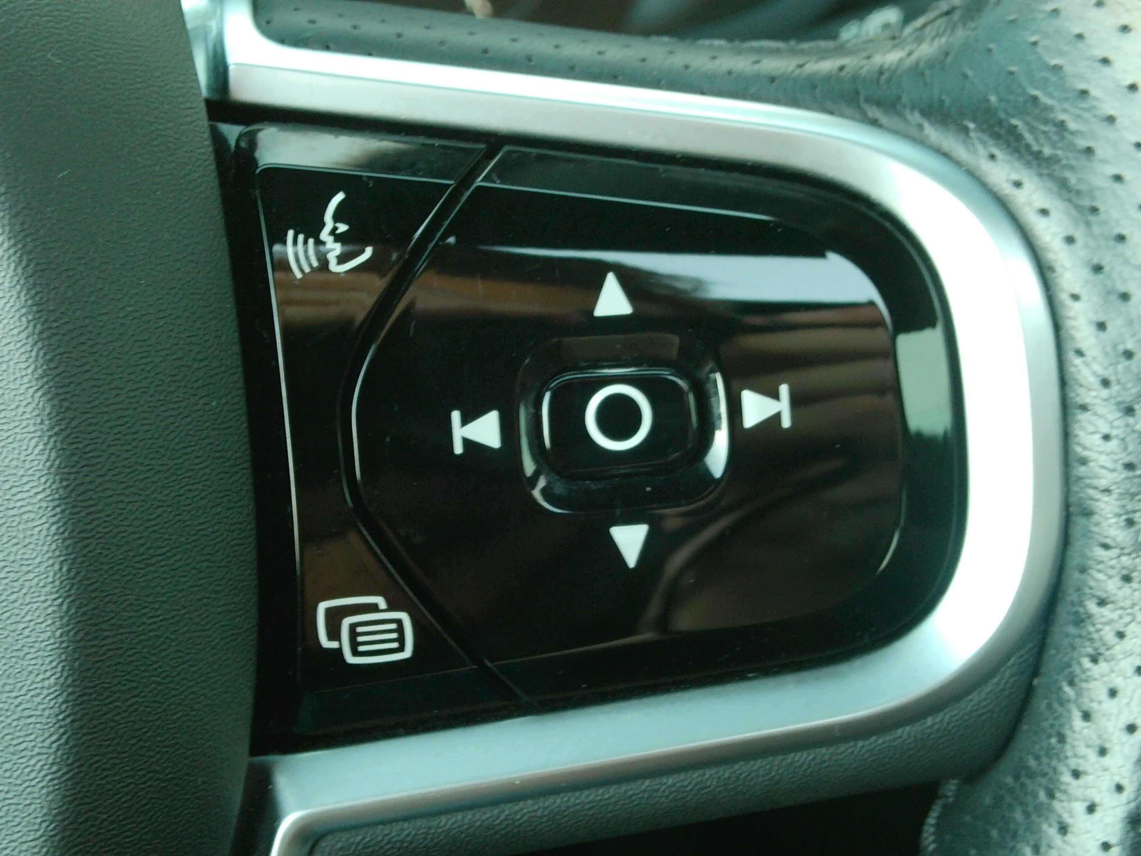 Volvo V60 2.0 T5 Inscription, Carplay + Android Auto / Schui — photo 11