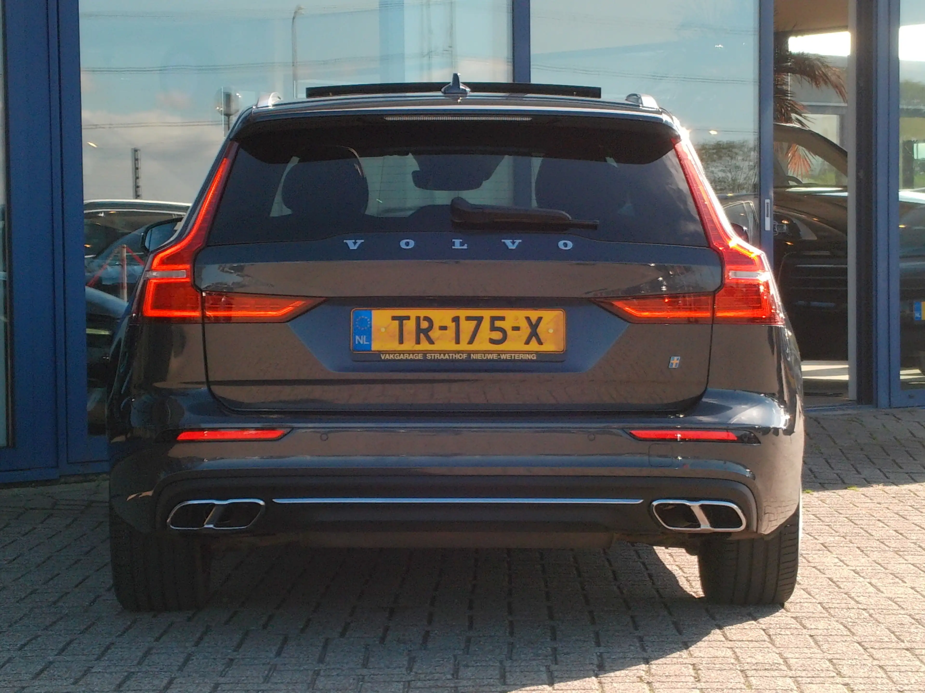Volvo V60 2.0 T5 Inscription, Carplay + Android Auto / Schui — photo 20