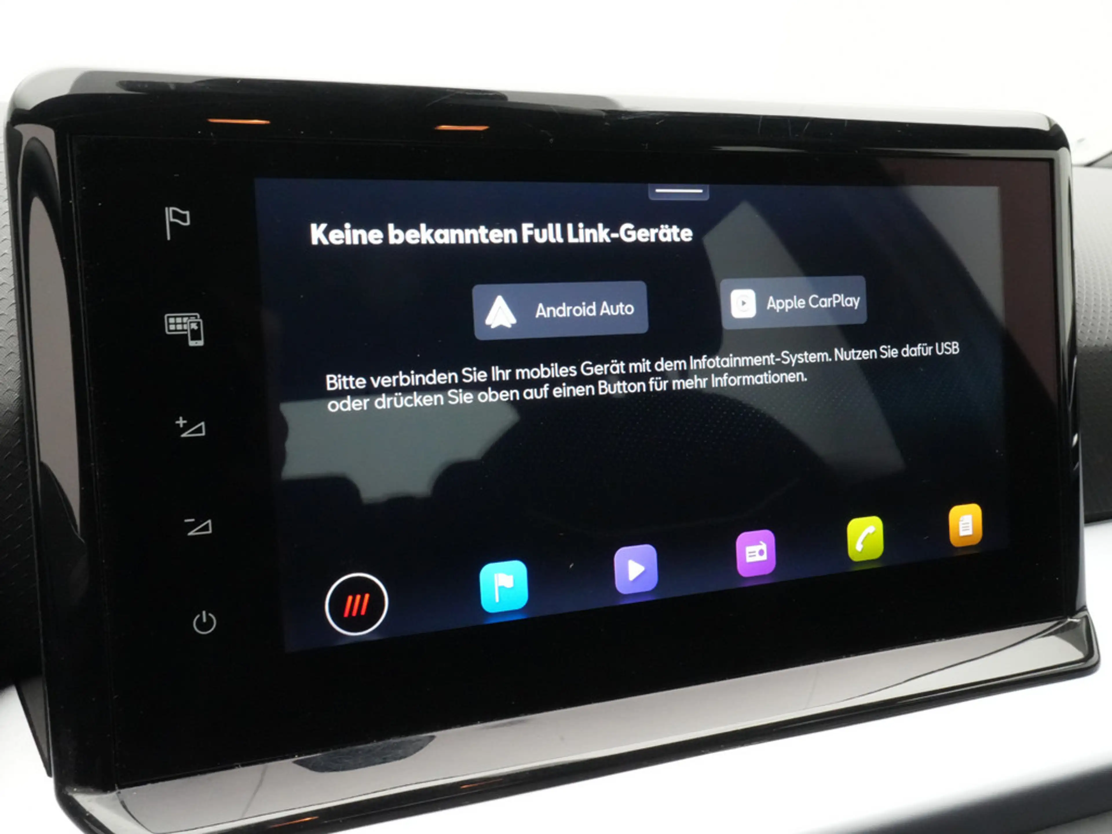 SEAT Arona FR DSG CARPLAY NAVI SHZ KAM PDC LED — photo 7