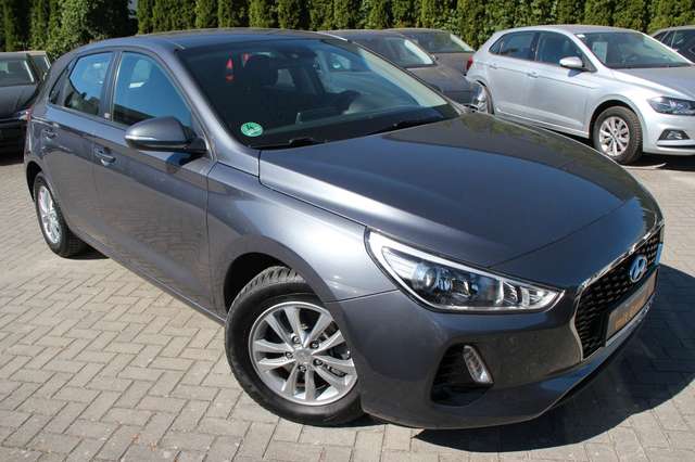 Imagine Hyundai i30 Trend Automatik Klima/PDC/Tempomat/Bluetooth