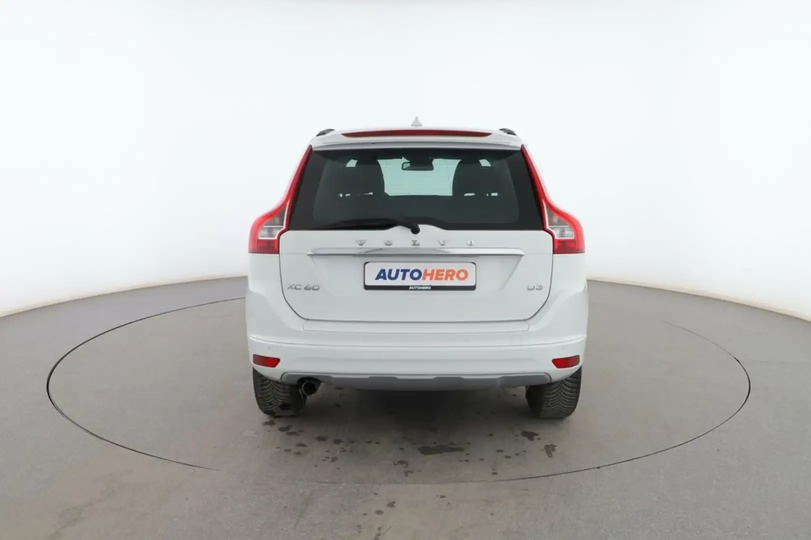 Volvo XC60 2.0 D3 Kinetic 2WD Blanc - 2
