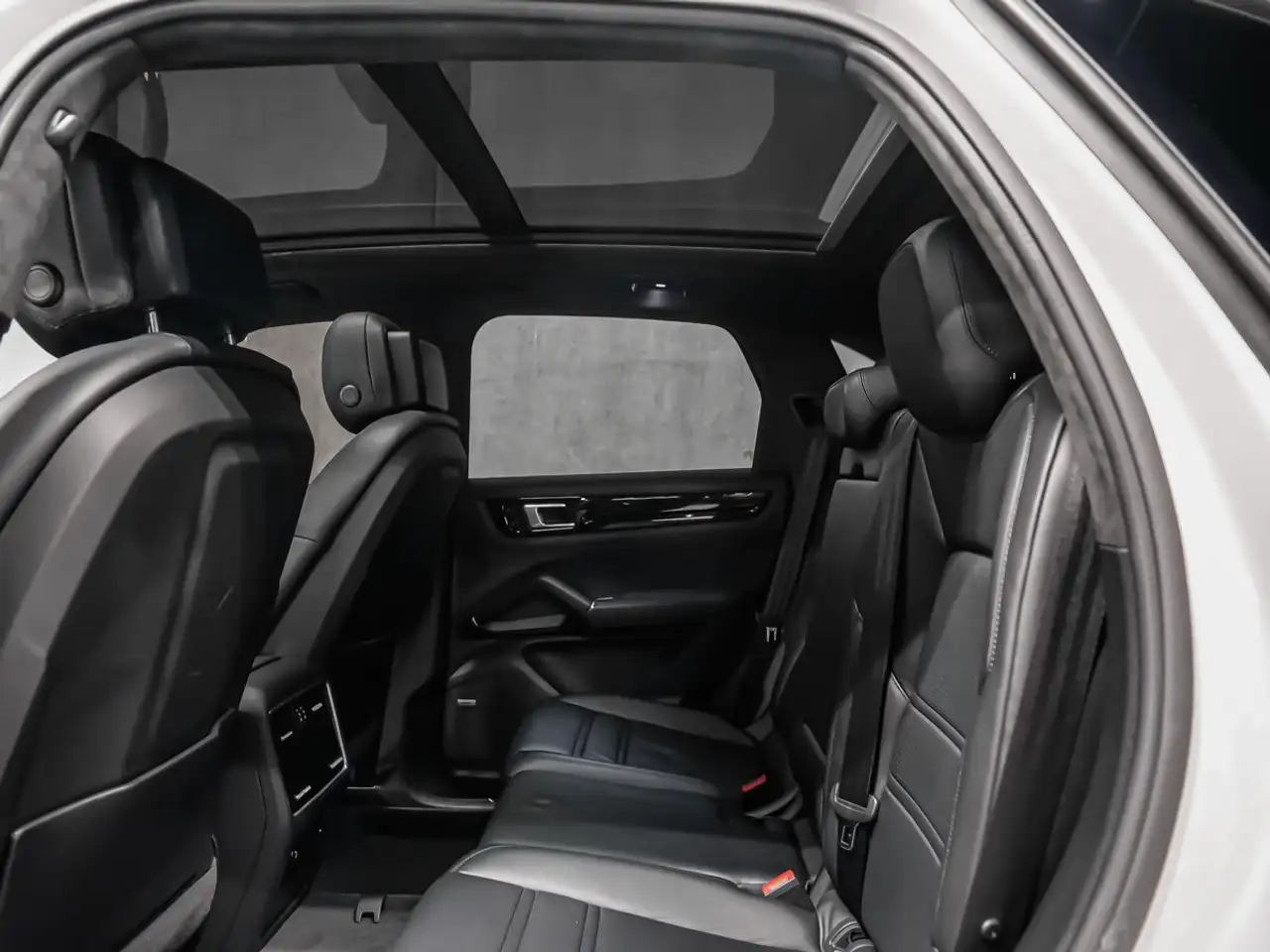 Porsche Cayenne снимка Porsche Cayenne