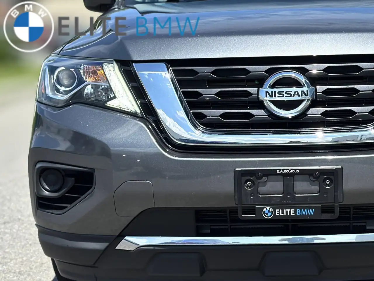 Nissan Pathfinder photo Nissan Pathfinder