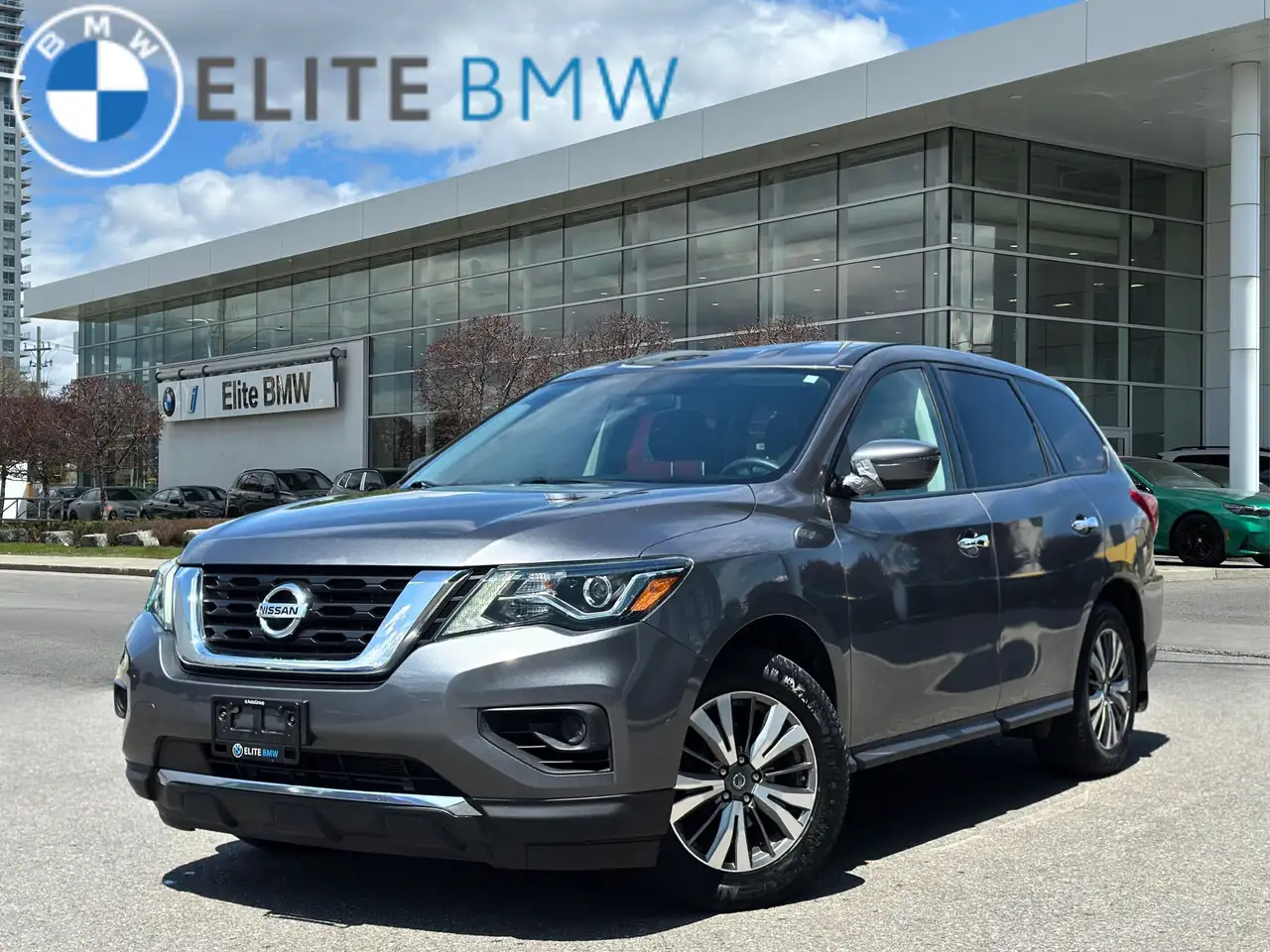 Nissan Pathfinder photo Nissan Pathfinder
