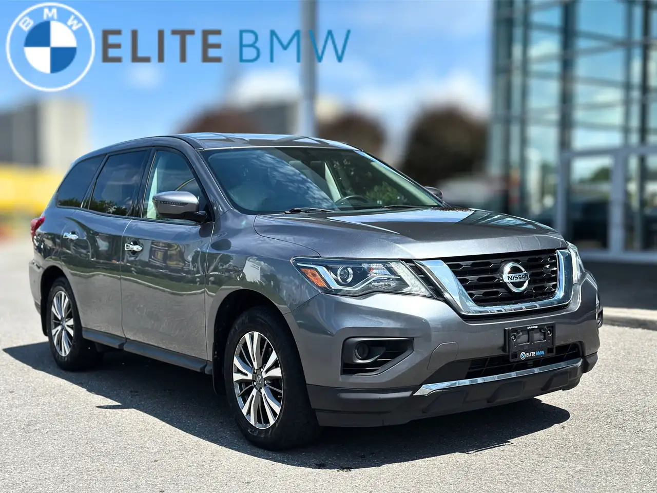 Nissan Pathfinder photo Nissan Pathfinder