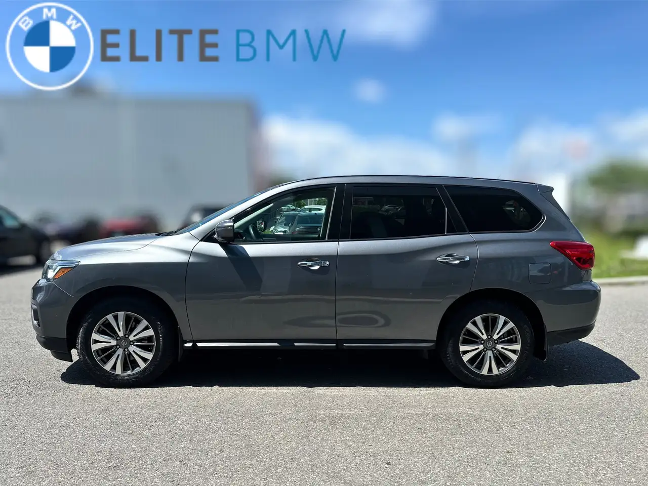 Nissan Pathfinder photo Nissan Pathfinder
