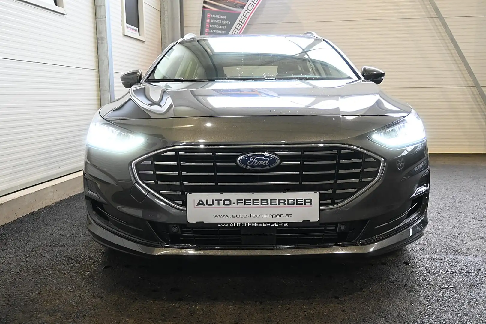 Ford Focus Traveller 1,0 EcoBoost Titanium Aut.; ACC, Assi... Schwarz - 2