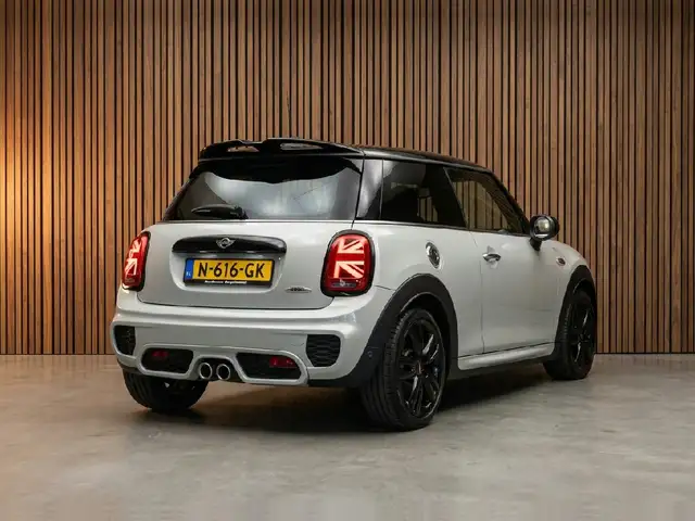 Mini Cooper view 5