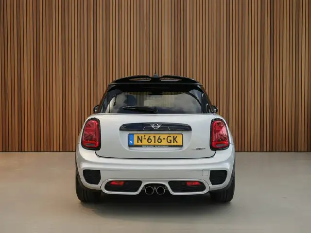 Mini Cooper view 7