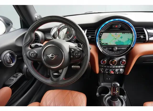 Mini Cooper view 13