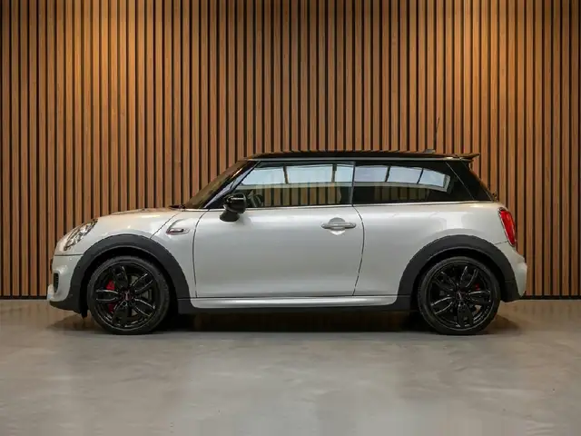 Mini Cooper view 9
