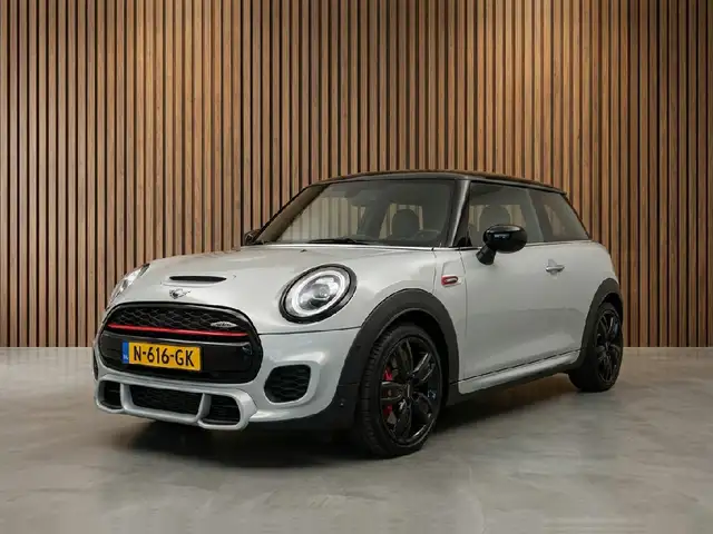 Mini Cooper view 3