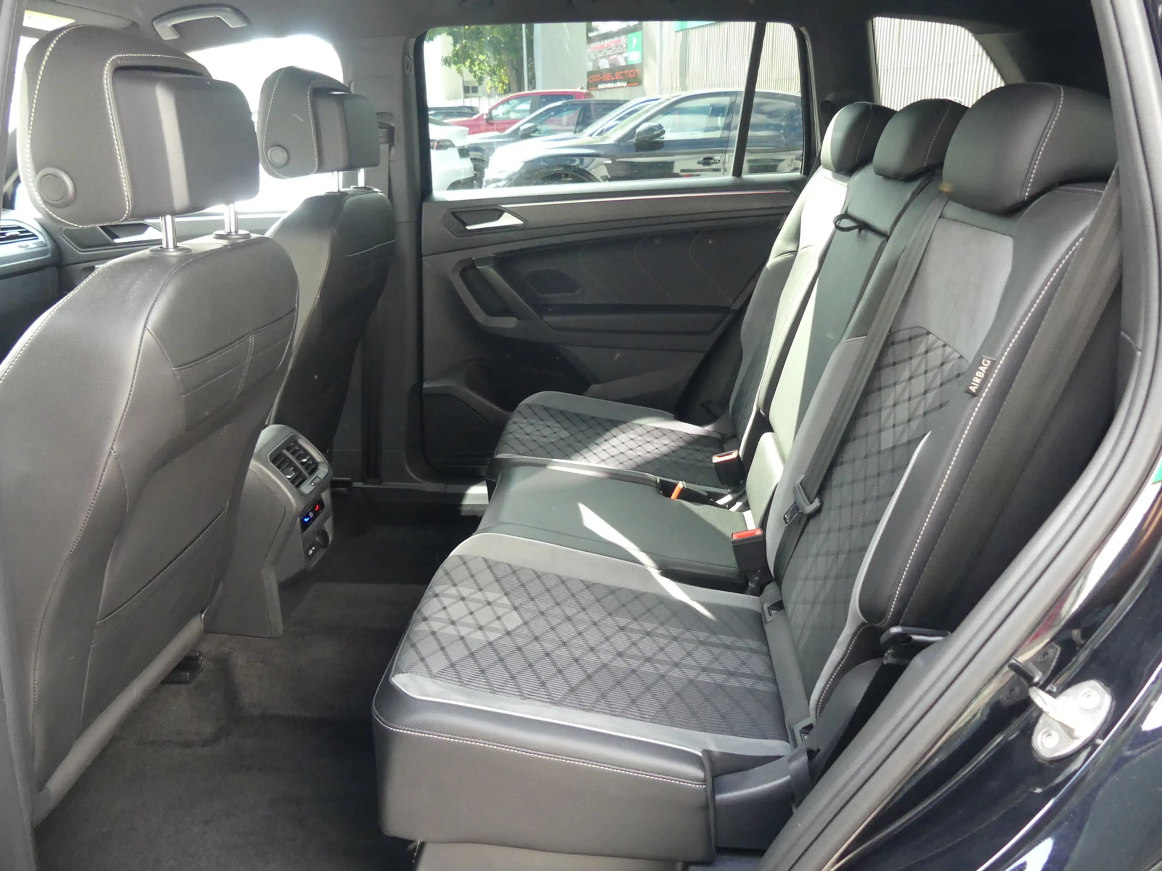 Volkswagen Tiguan Allspace 2.0 TSI 4Mot R-Line HEAD/LED/KAM — photo 13