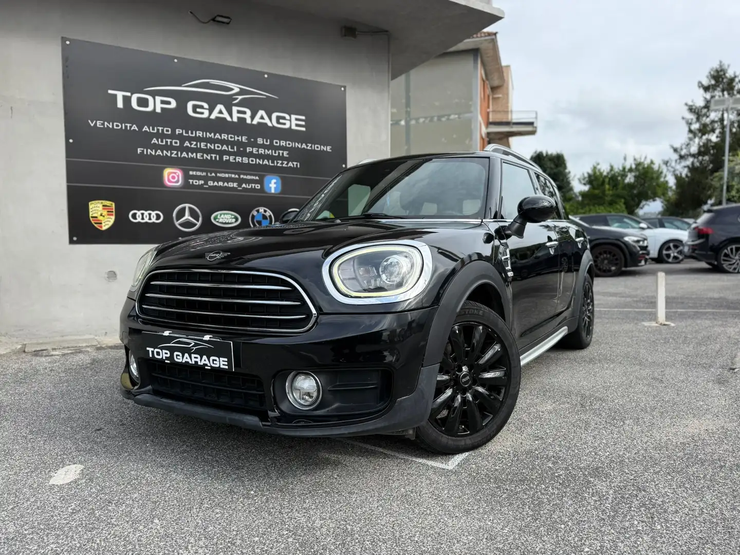 MINI Cooper D Countryman Hype auto my18 *PROMO TOP Noir - 1