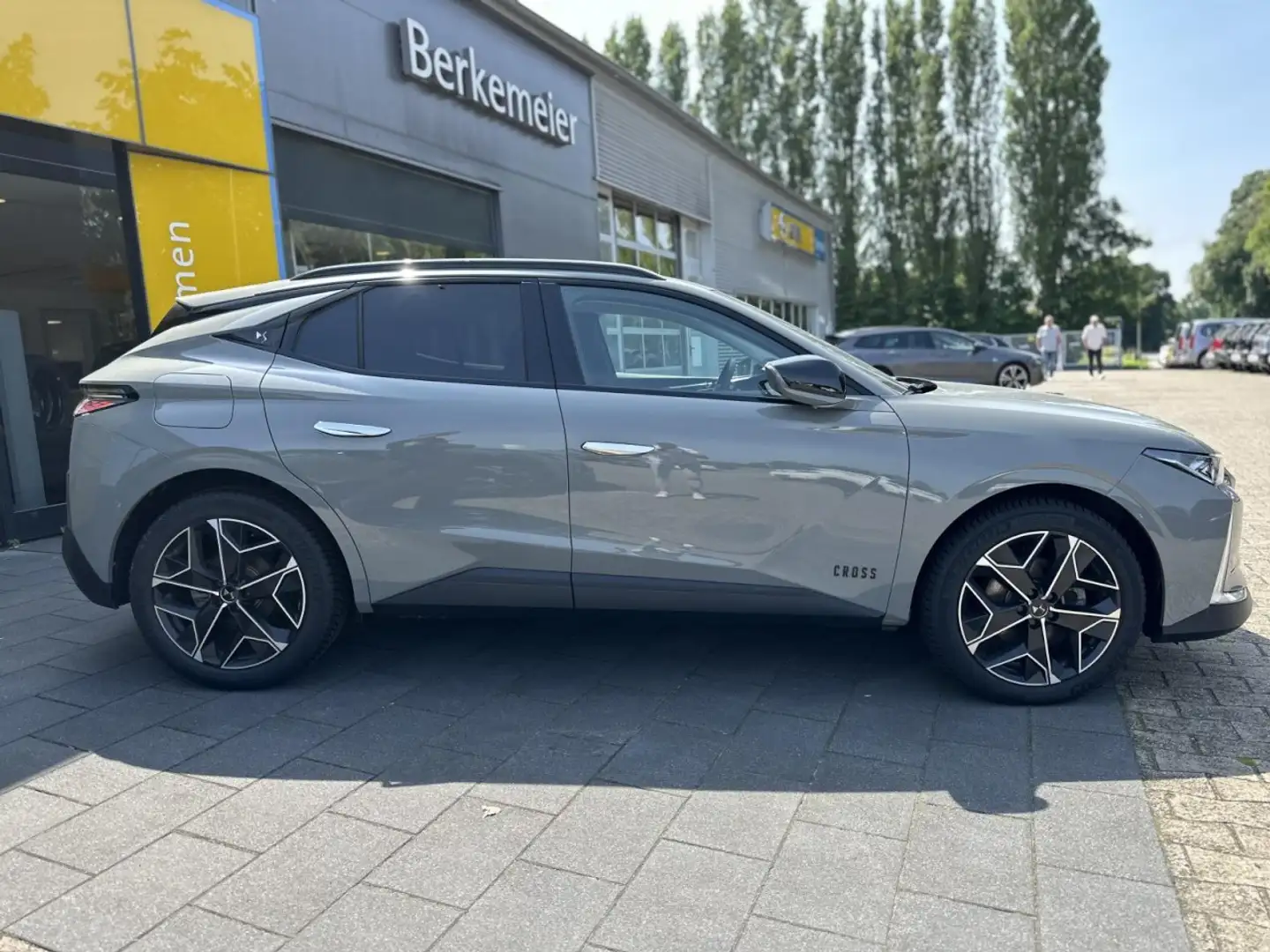 DS Automobiles DS 4 CROSS RIVOLI 1.2 *NightVision/Focal/el.Heck* Grijs - 2