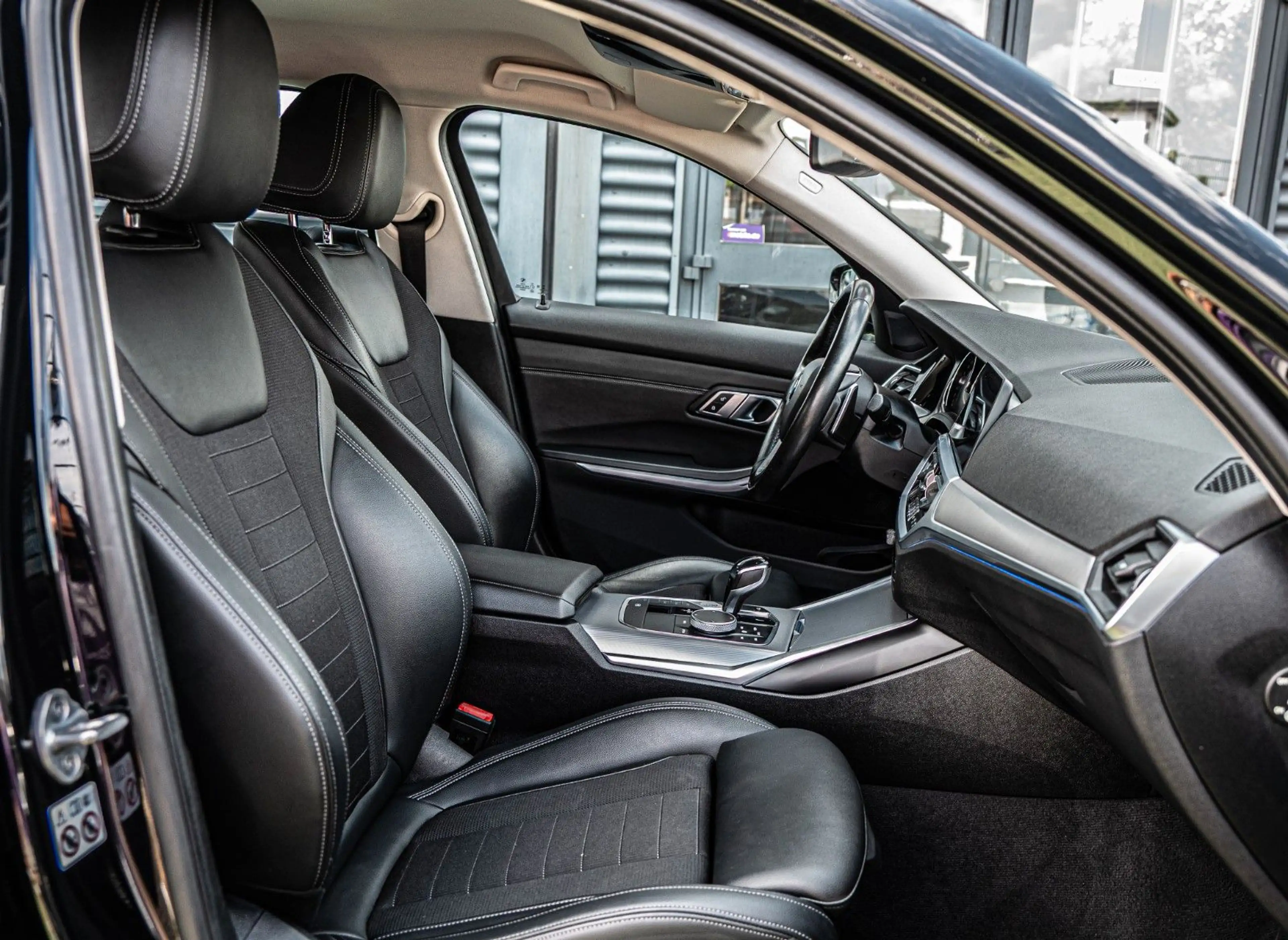 BMW 330 i Lim. Sport Line DISPL. KEY|LED|STANDHEIZ. — photo 12