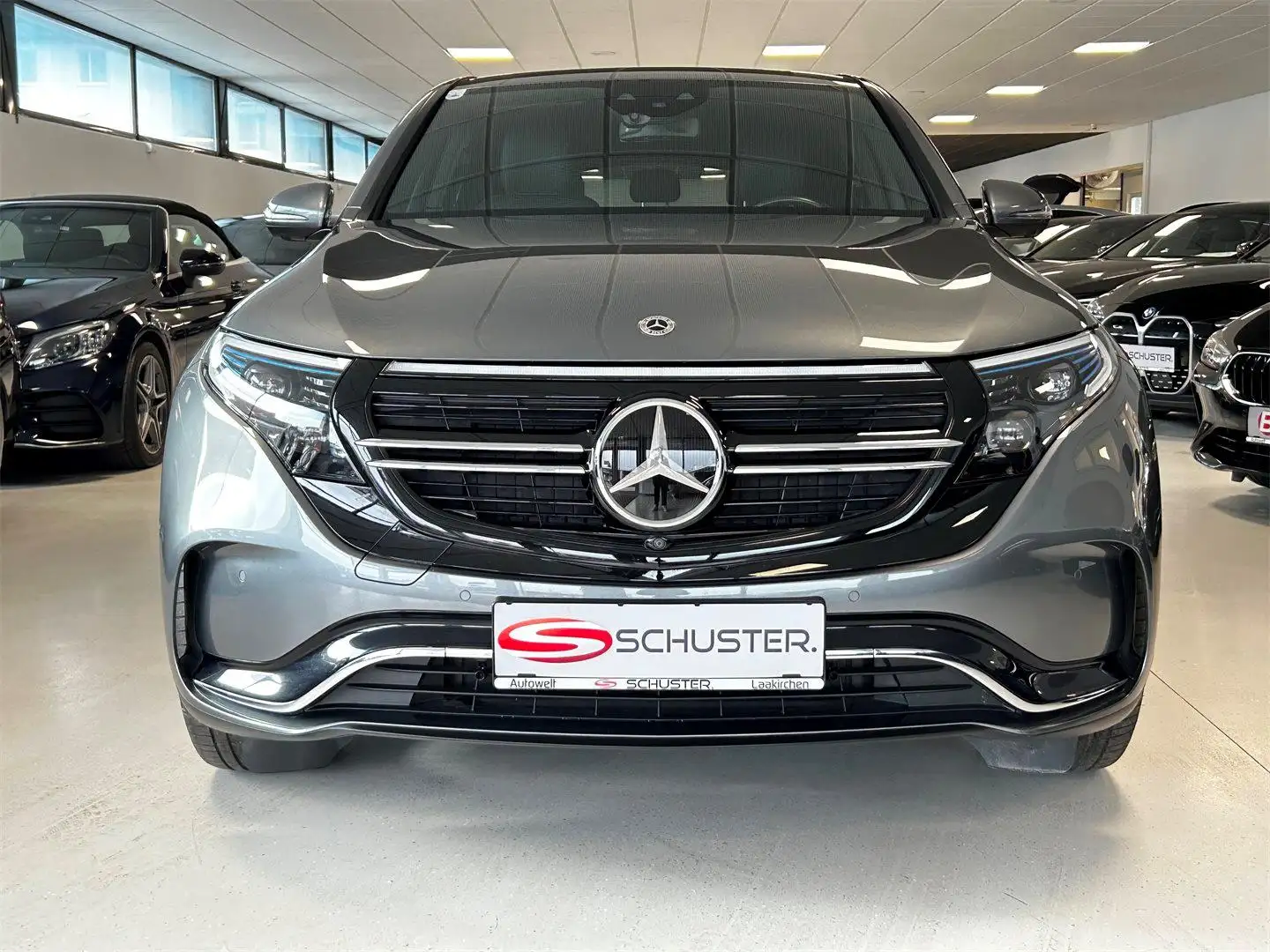 Mercedes-Benz EQC 400 4MATIC *2x AMG**VOLLAUSSTATTUNG !!** Grau - 2