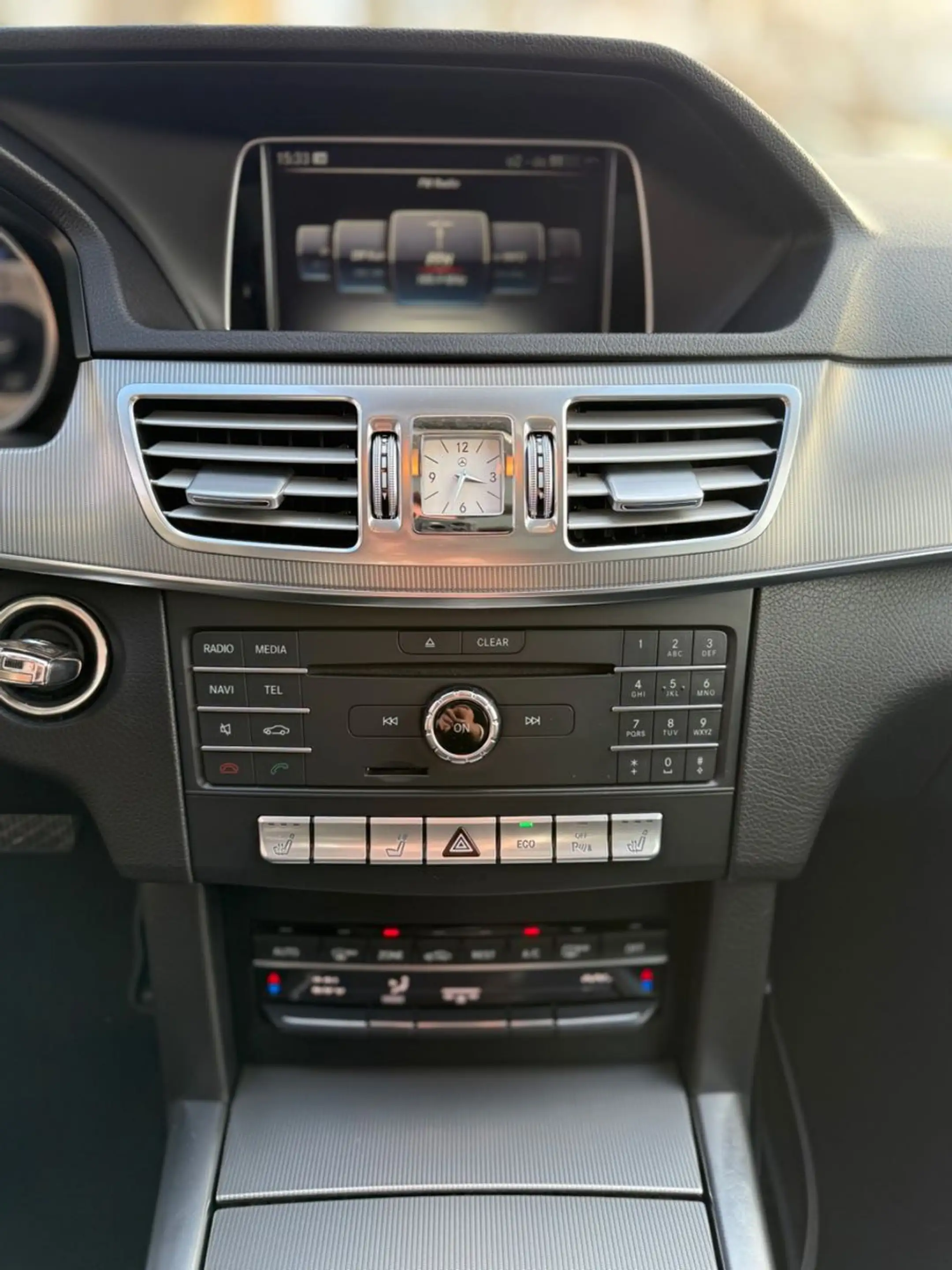 Mercedes-Benz E 300 T-Modell Edition E*360°*PANO*MB-Scheckheft — photo 15