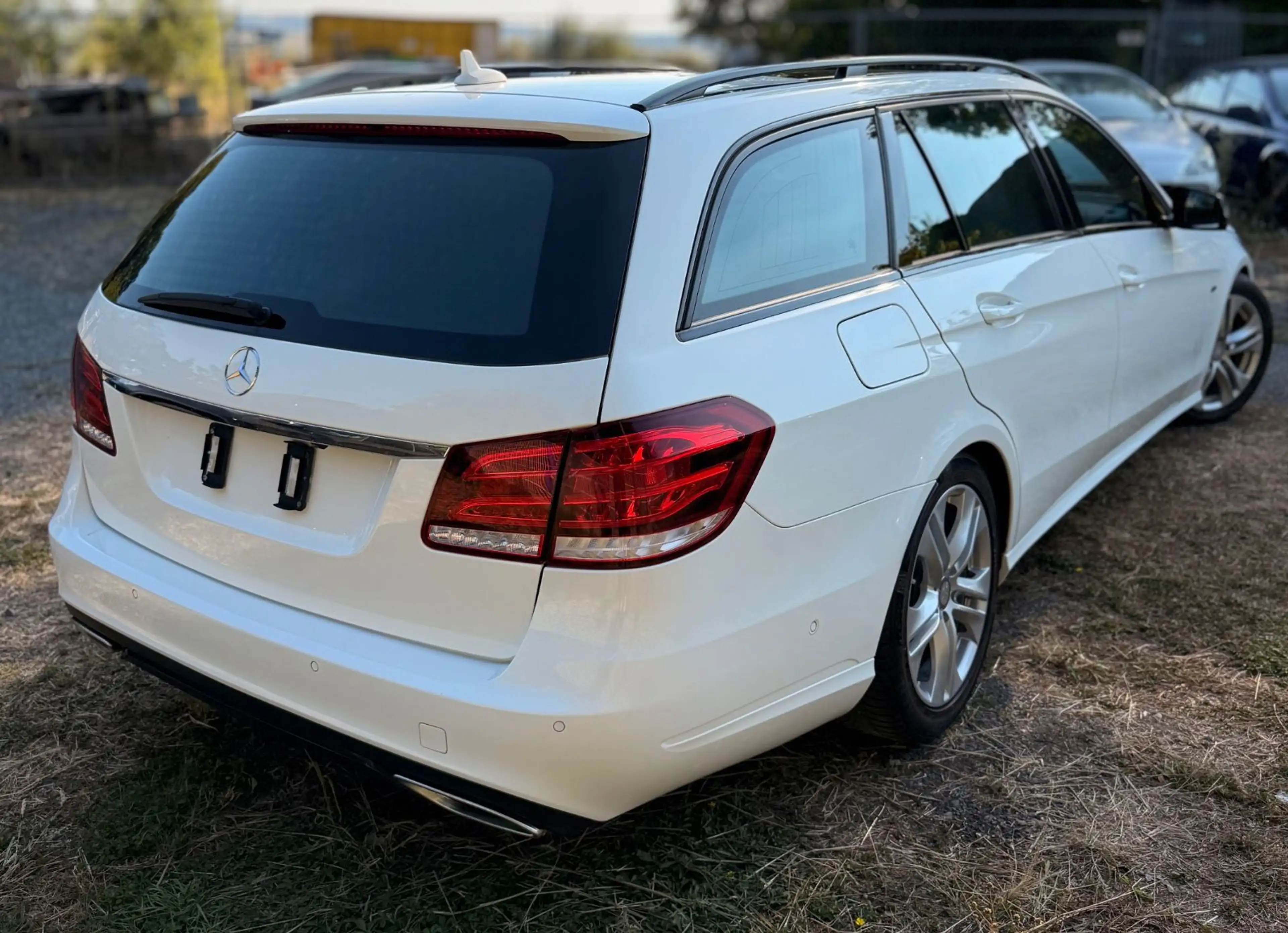 Mercedes-Benz E 300 T-Modell Edition E*360°*PANO*MB-Scheckheft — photo 5
