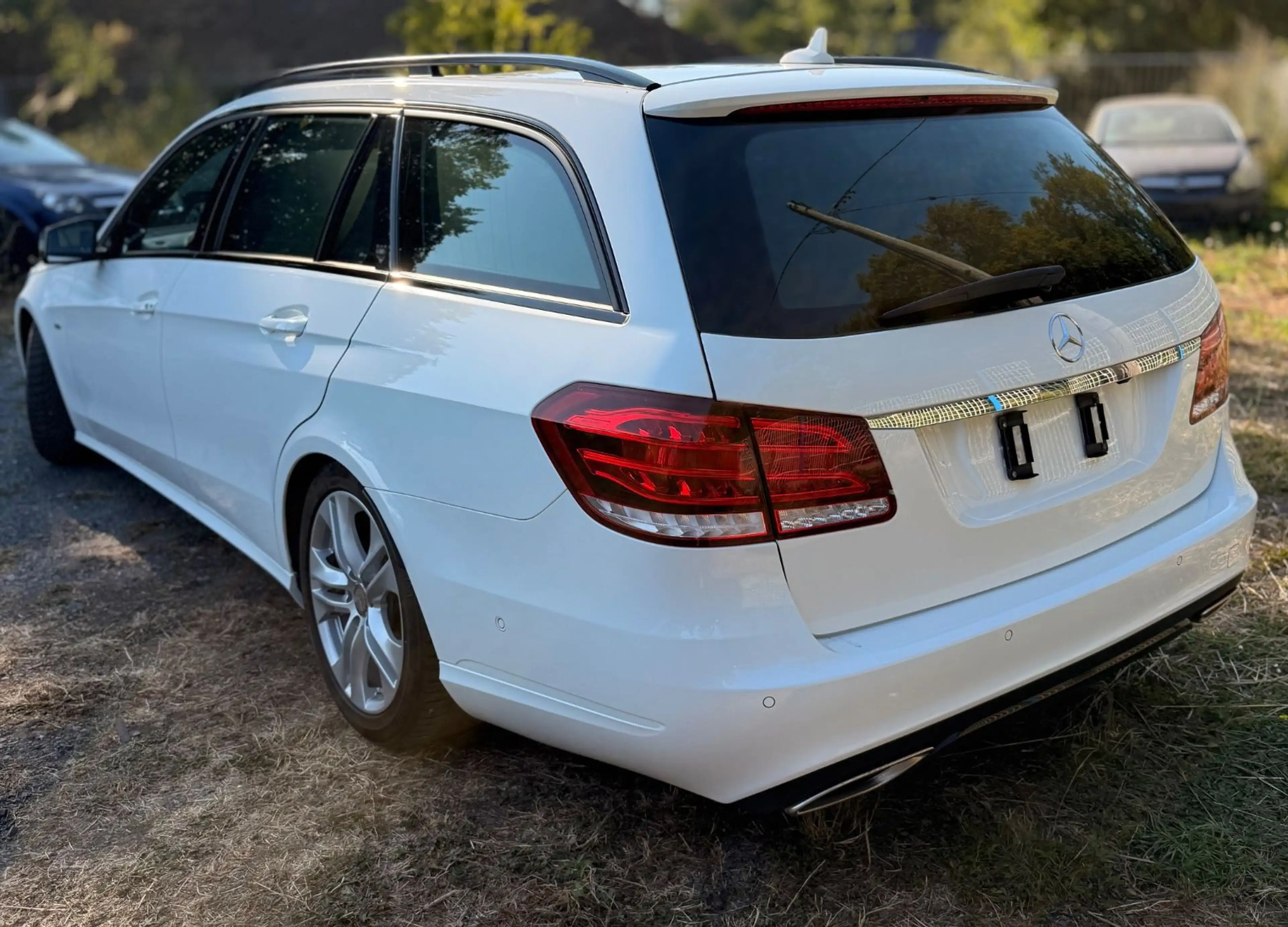 Mercedes-Benz E 300 T-Modell Edition E*360°*PANO*MB-Scheckheft — photo 3
