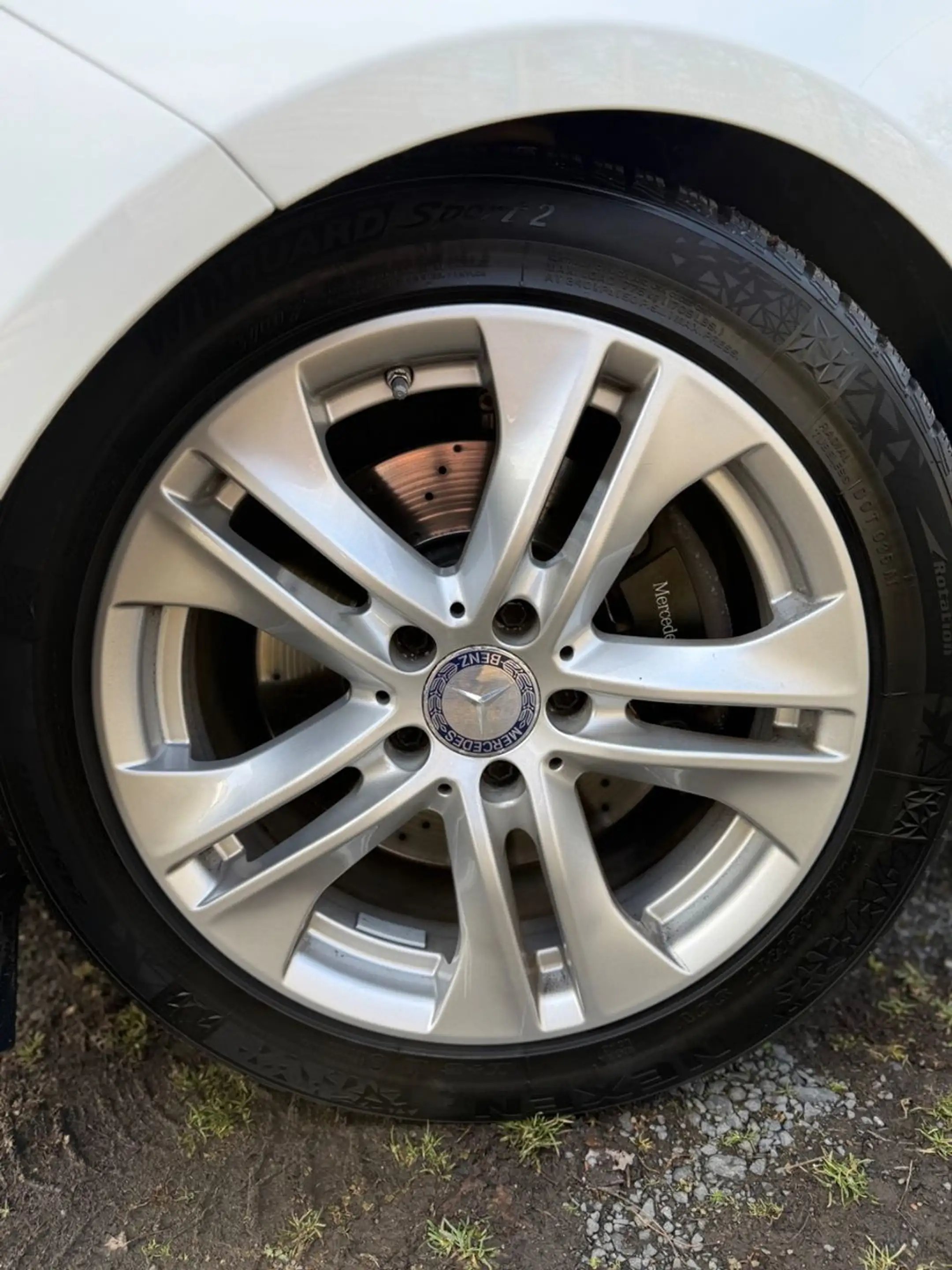 Mercedes-Benz E 300 T-Modell Edition E*360°*PANO*MB-Scheckheft — photo 8