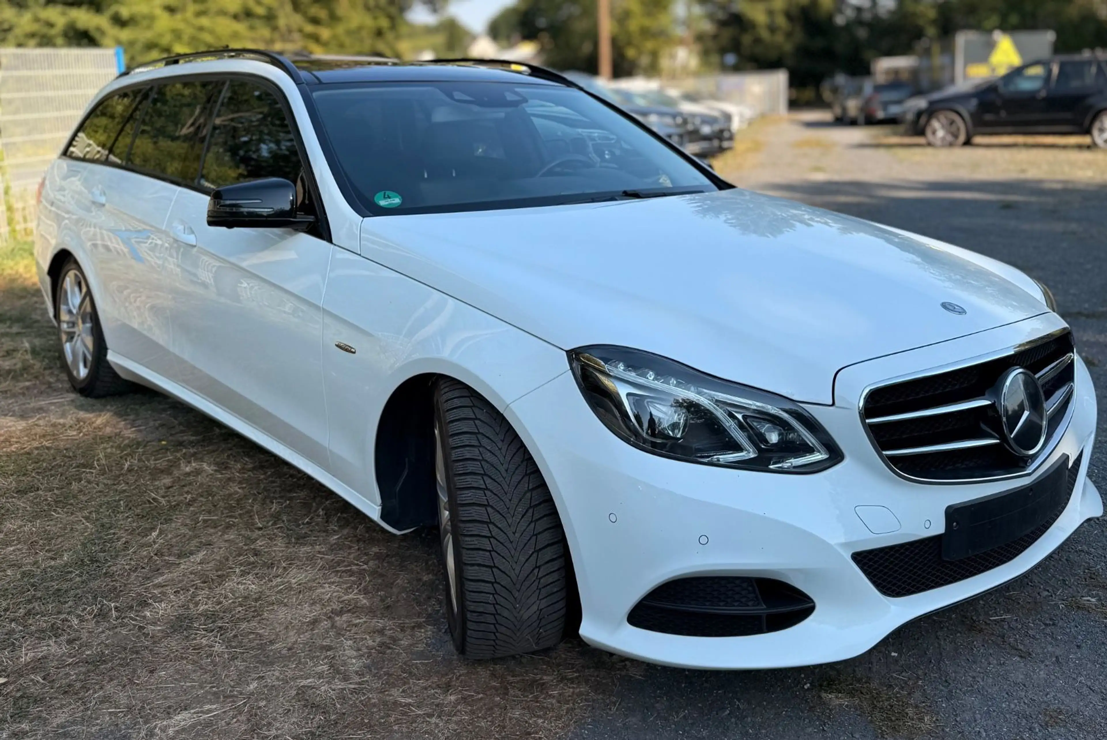 Mercedes-Benz E 300 T-Modell Edition E*360°*PANO*MB-Scheckheft — photo 6