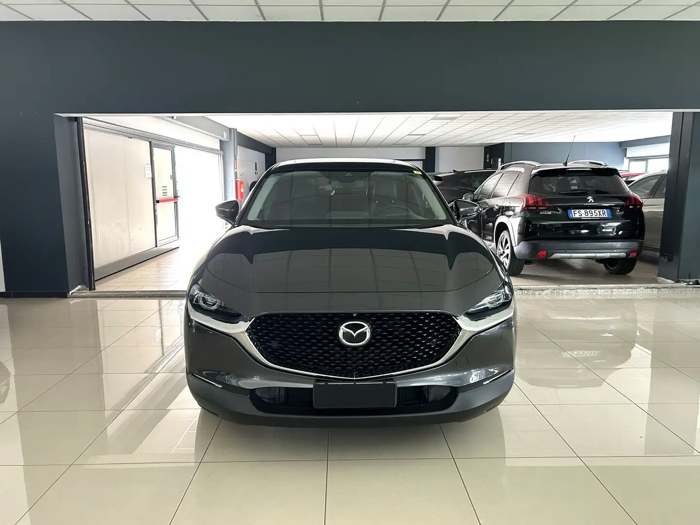 Mazda CX-30 2.0L Skyactiv-X M Hybrid Exclusive Automatica Grau - 2