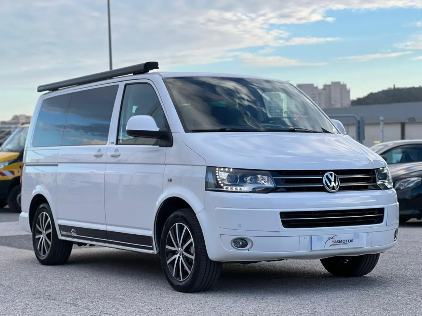 Volkswagen T5 Caravelle 2.0BiTDI BMT Comfortline Ed. DSG Blanco - 1
