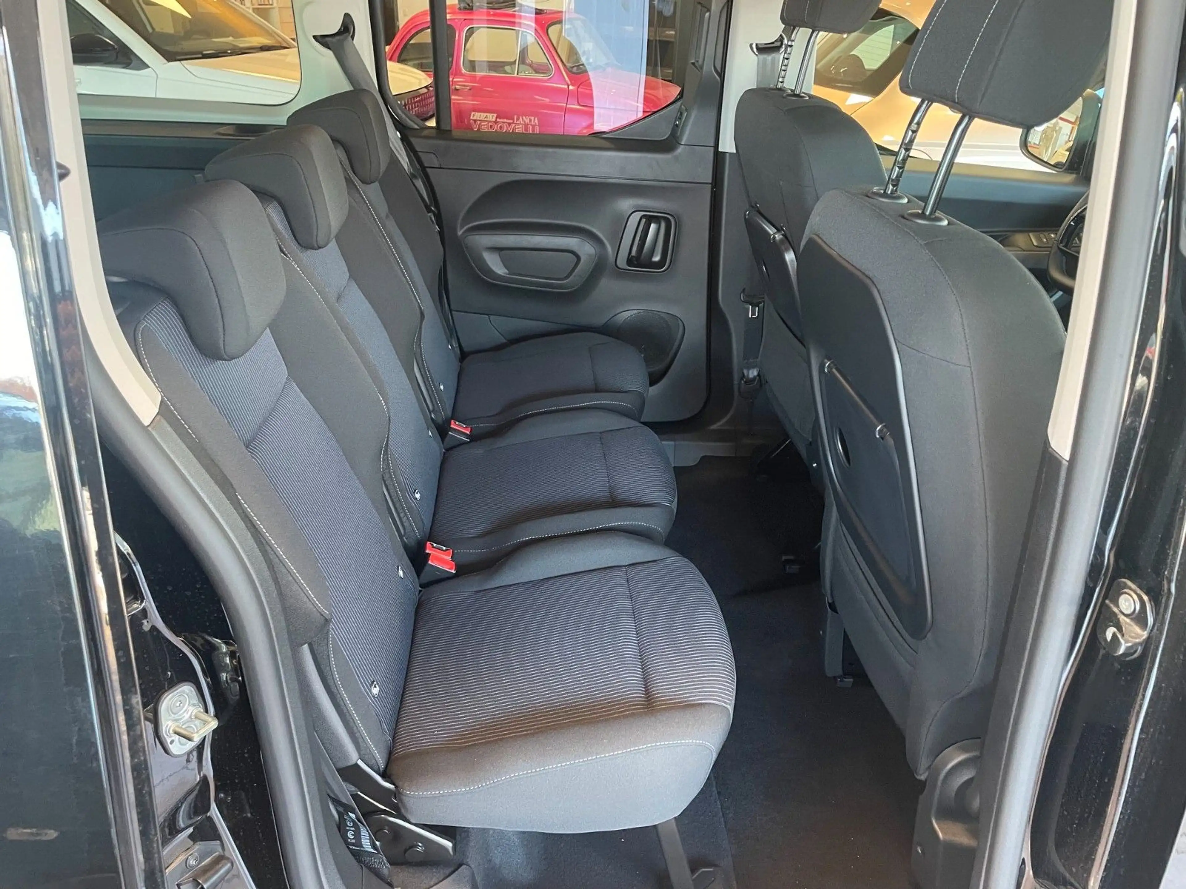 Fiat Qubo L 7-Sitzer L2 1.5 Diesel 96 kW La Prima — photo 5